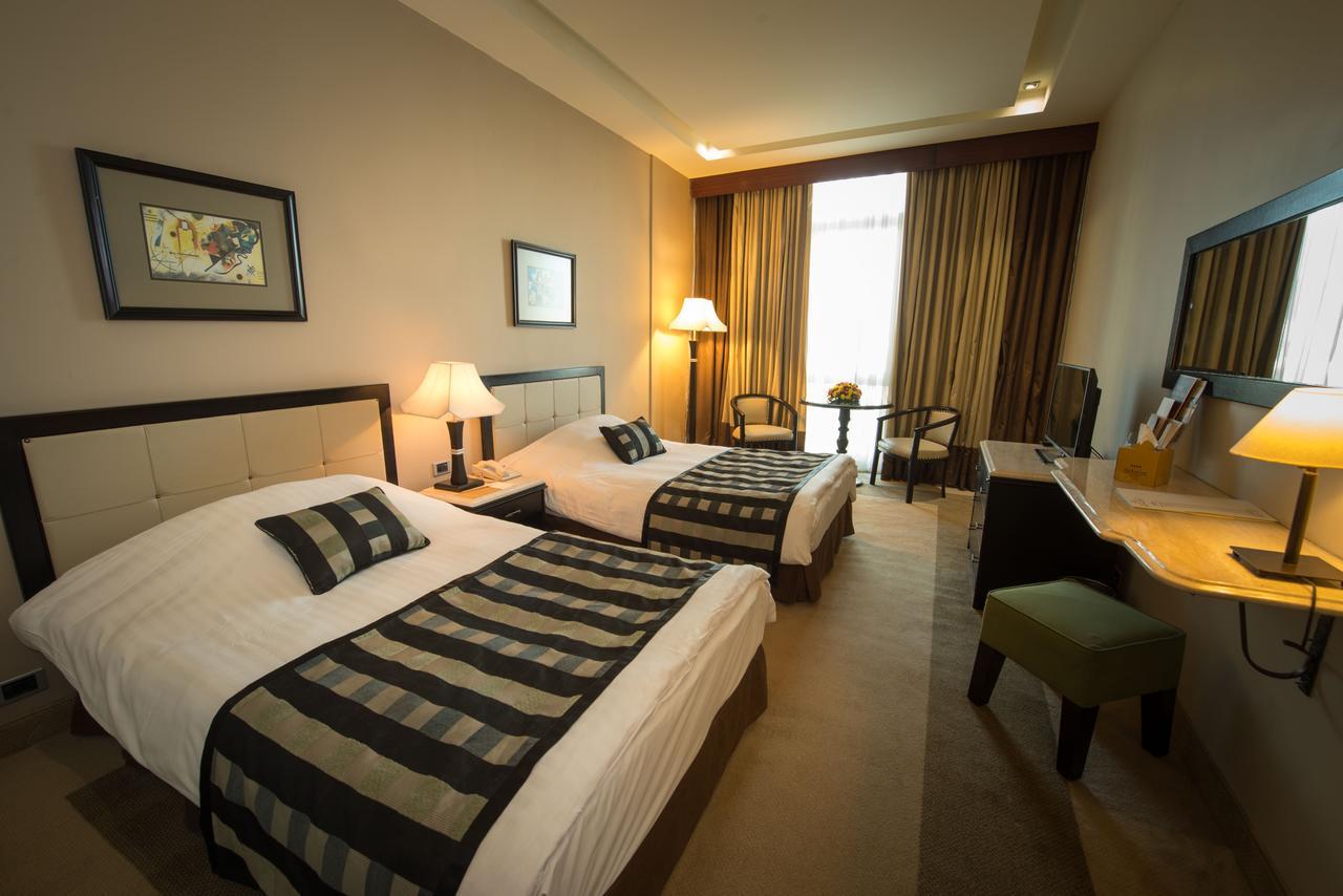 Century Park Hotel Амман Экстерьер фото