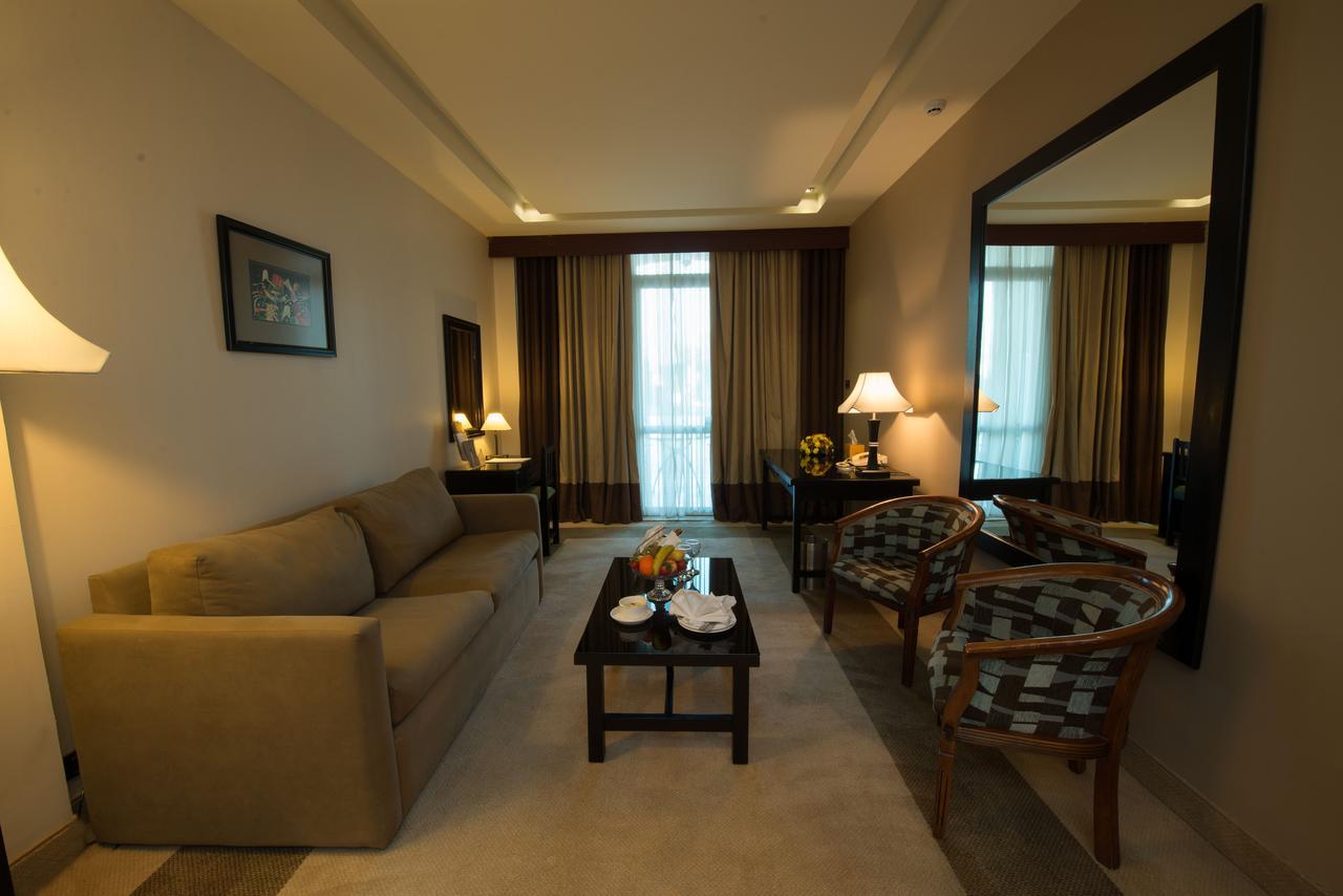 Century Park Hotel Амман Экстерьер фото