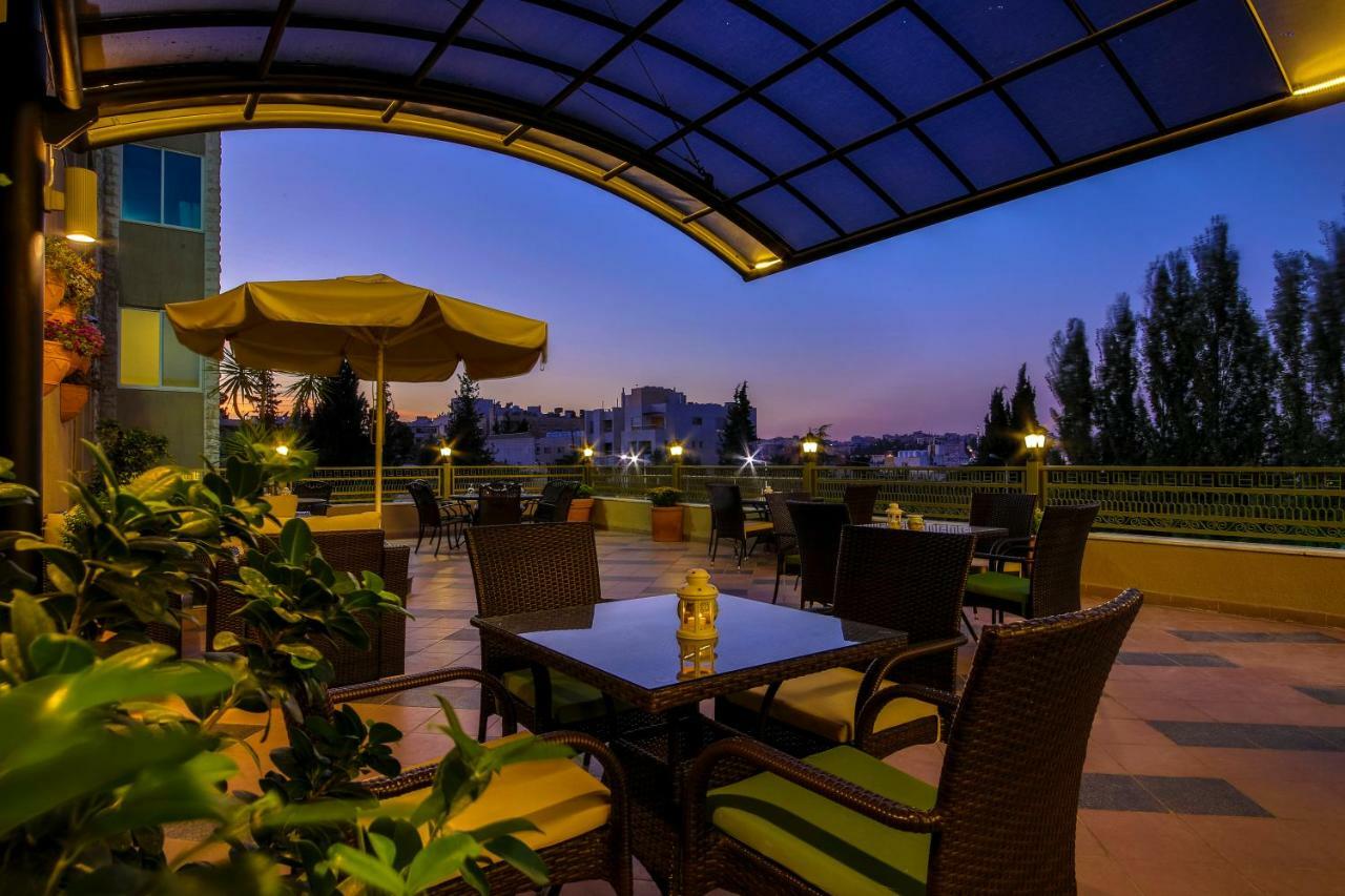Century Park Hotel Амман Экстерьер фото